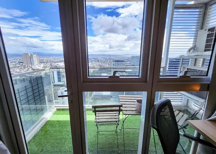 Travellers Haven 3br Bgc, Bathtub, Xbox, 200mbps