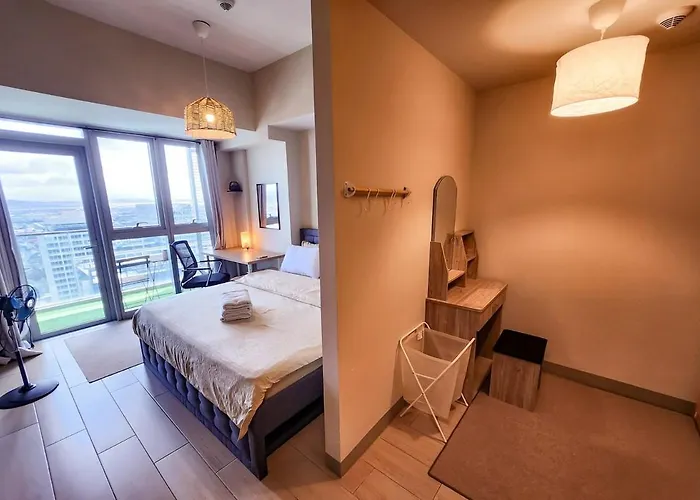 Travellers Haven 3br Bgc, Bathtub, Xbox, 200mbps شقة *